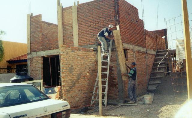 Imágenes de Destajo de Mano de Obra de Construcción en la Ciudad de