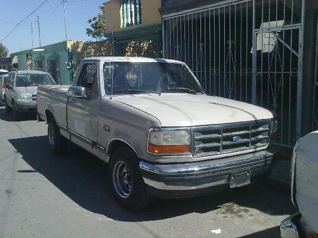 Imágenes de CAMIONETA FORD F-150 1997 34000 en Saltillo